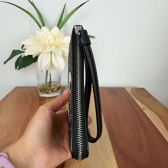 NWT Coach Corner Zip Wristlet In Signature Canvas With Halloween Graphic - Picture 3 of 5